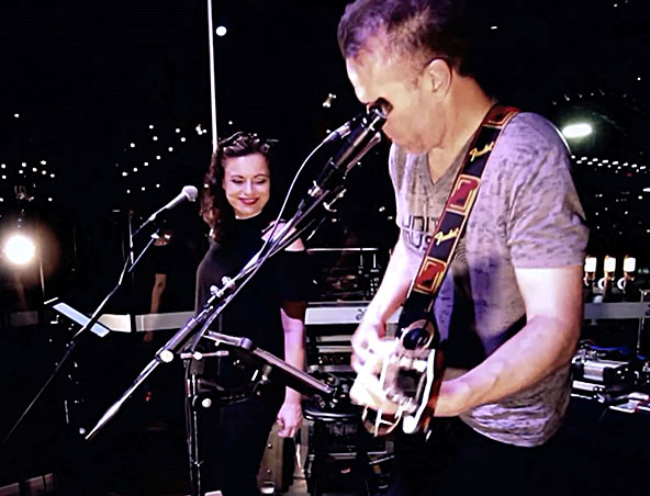 Paul and Lana Music Duo Sydney